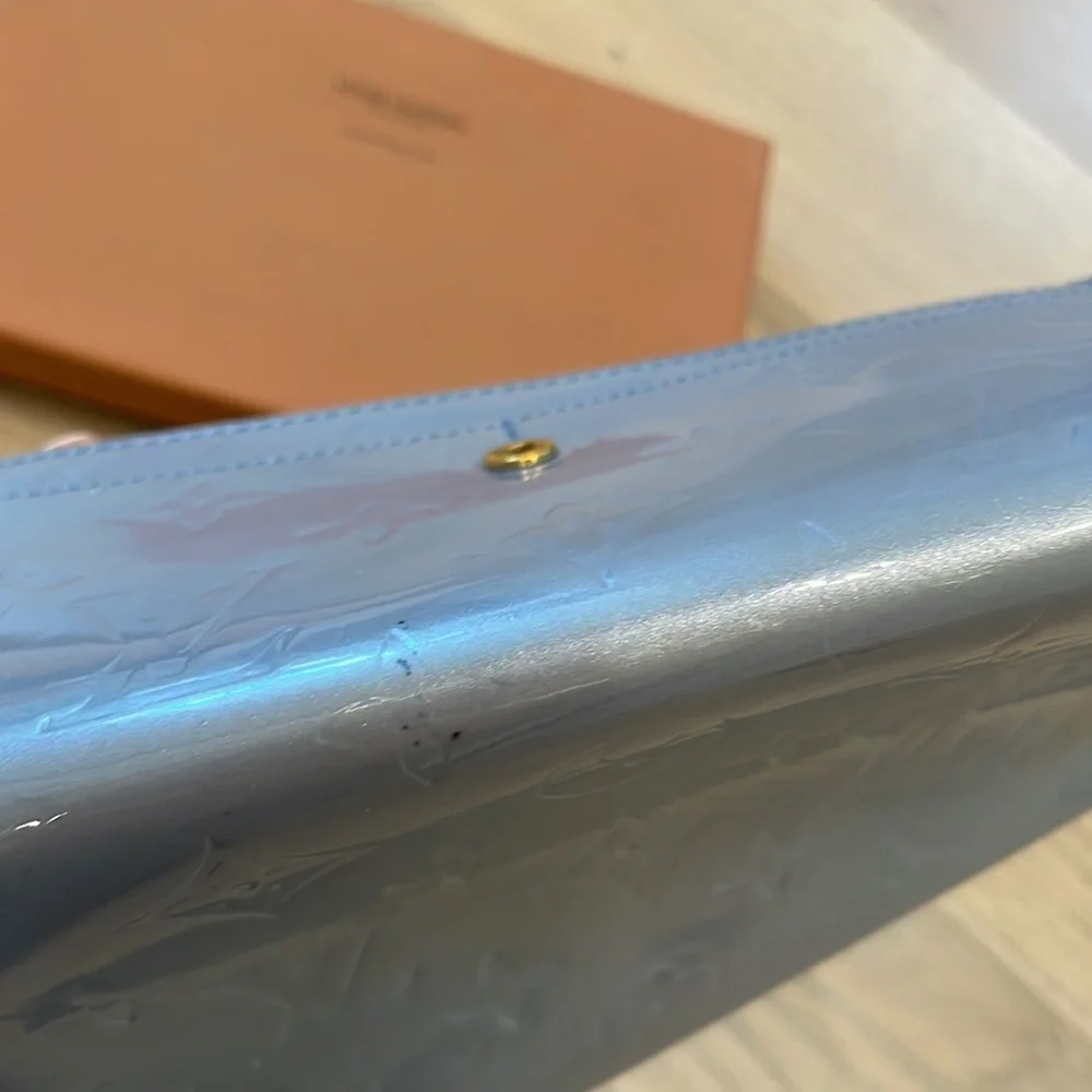 Authentic Louis Vuitton LV Vernis Light Blue wallet/ clutch - Picture 12 of 14